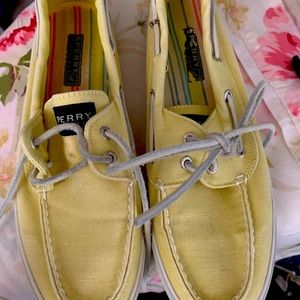 Sperry Topsiders